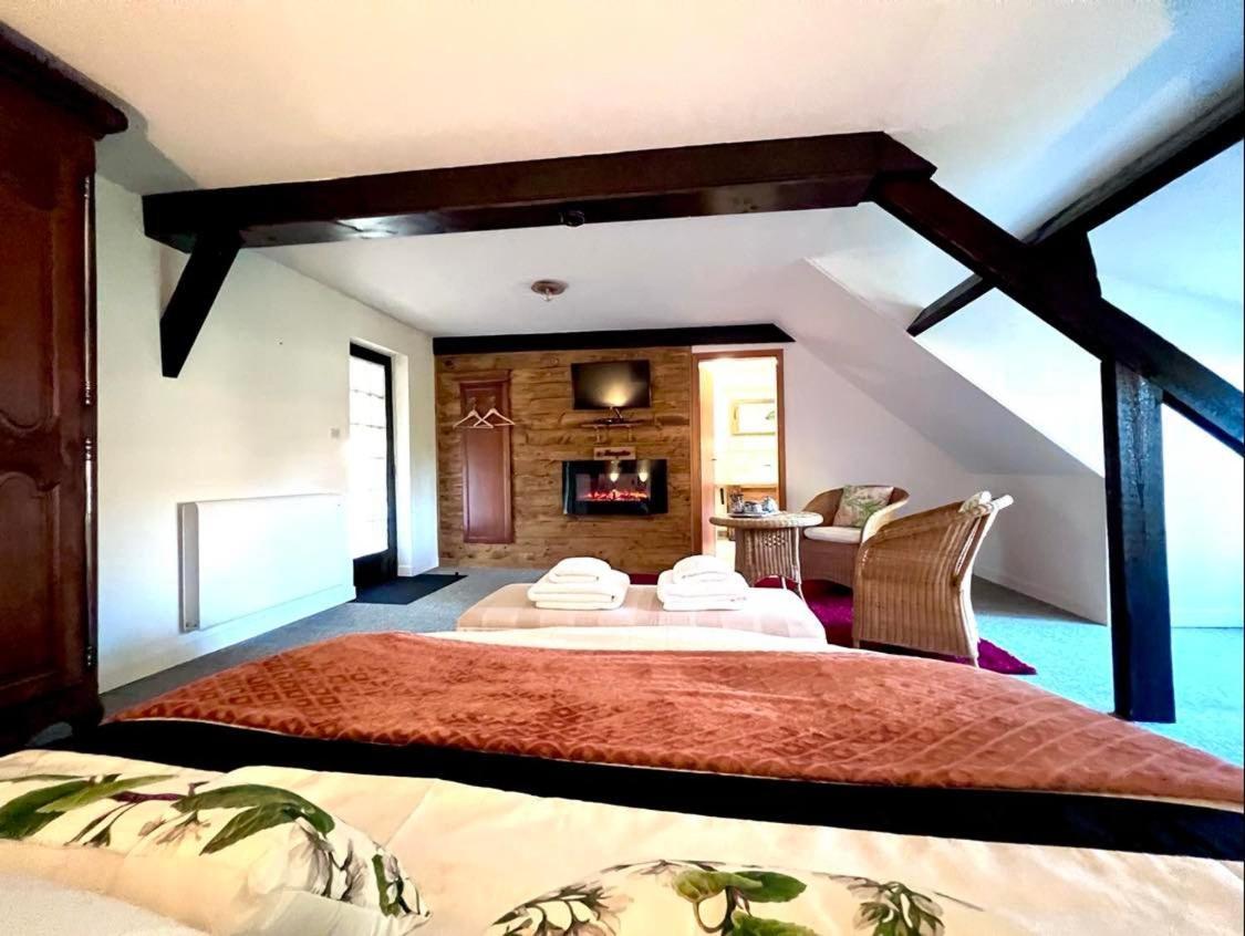 Le Domaine Du Moulin Foulon Hotel Essay Bagian luar foto