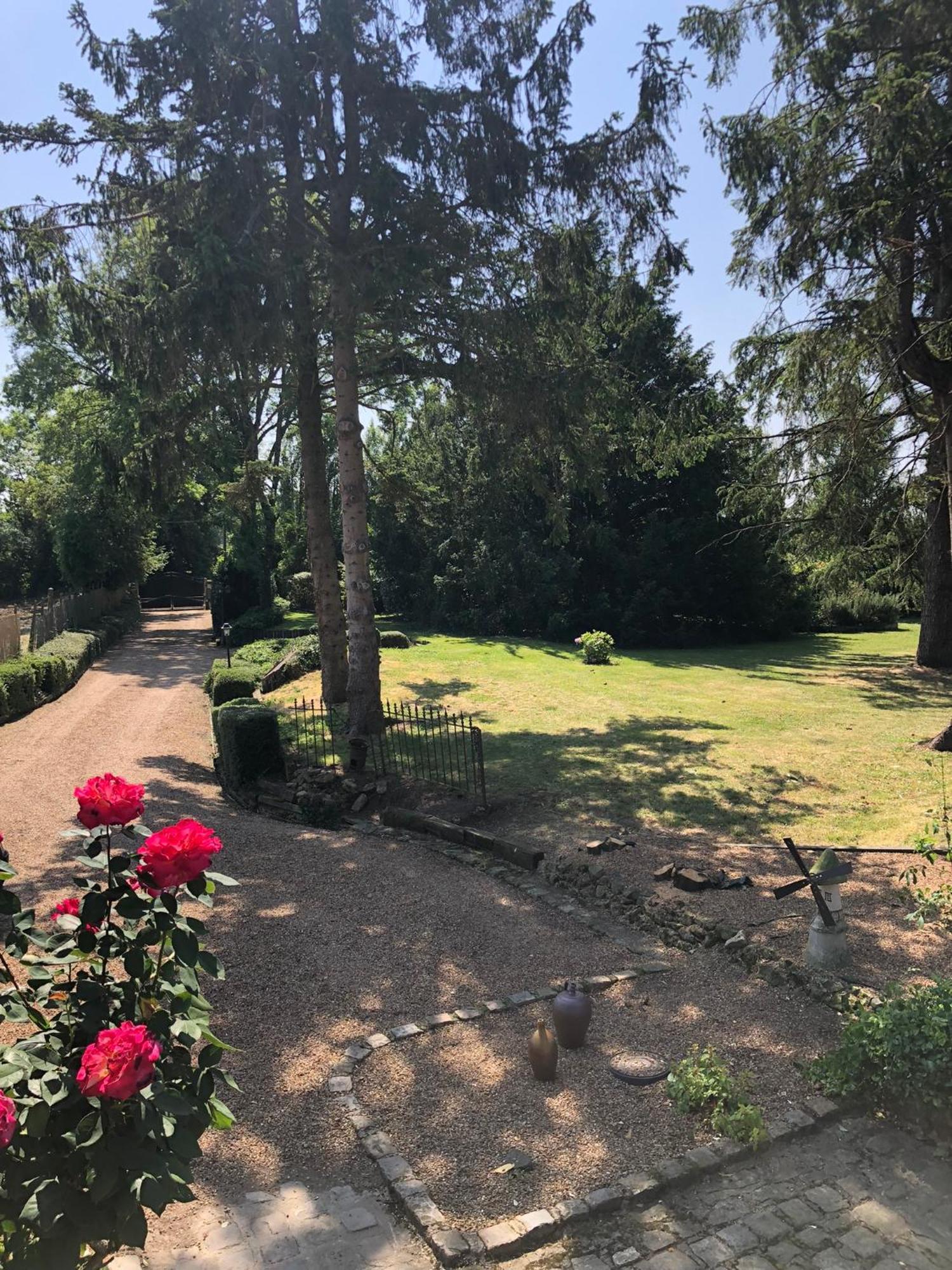 Le Domaine Du Moulin Foulon Hotel Essay Bagian luar foto